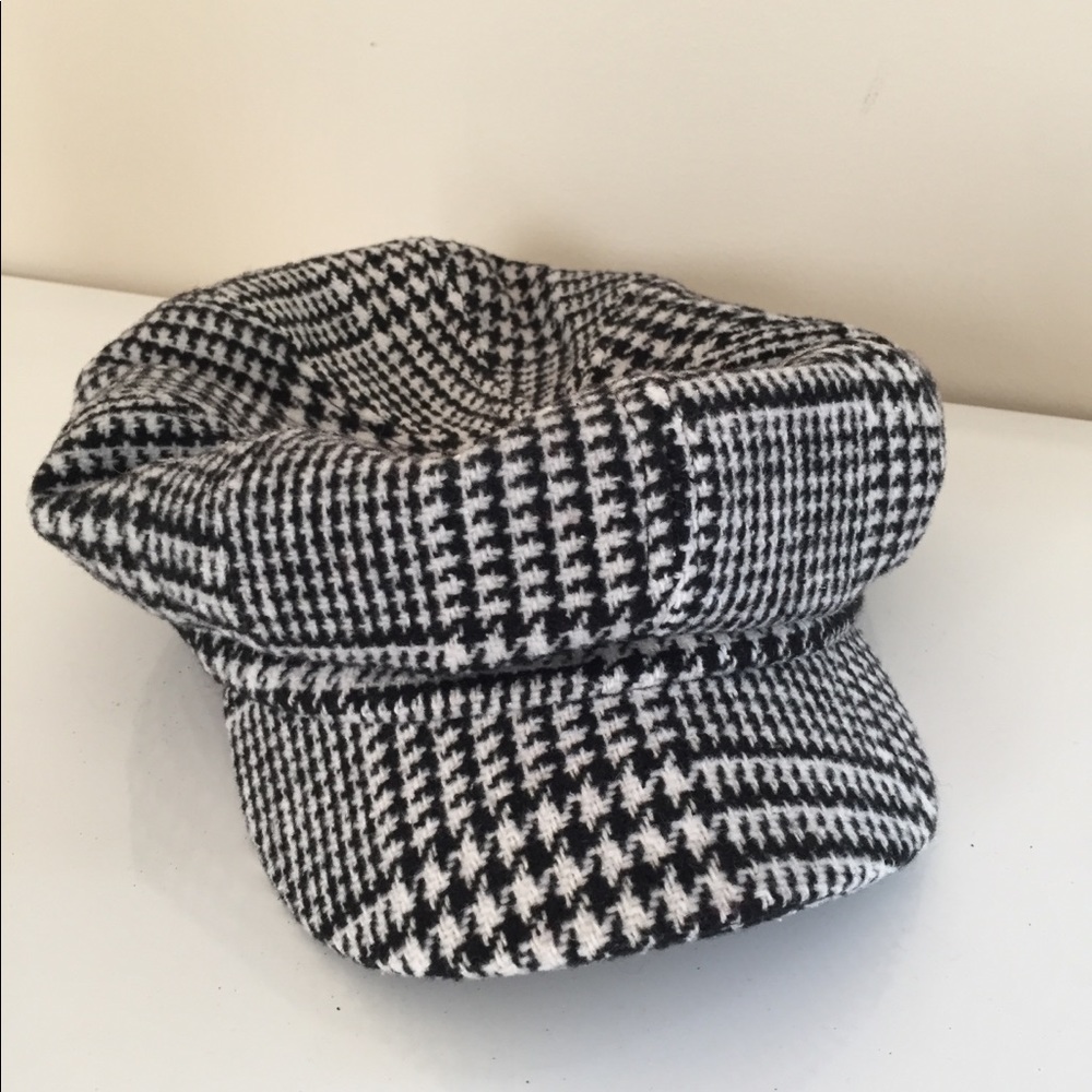 NWOT Houndstooth Cabby Hat
